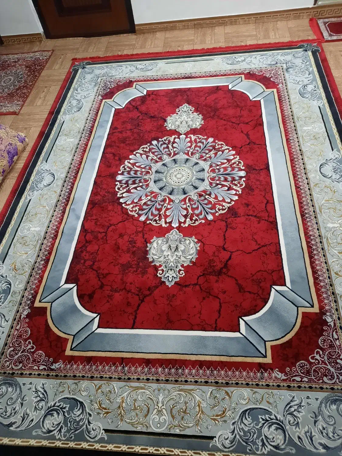 فرش نو|فرش|هشتگرد, شهرک راه آهن|دیوار