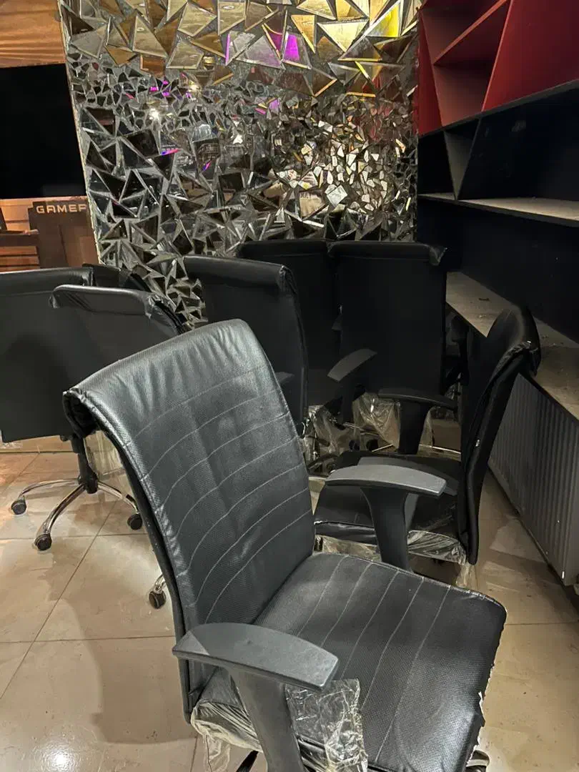 صندلی کامپیوتر|صندلی و نیمکت|شاهینشهر, نظامی|دیوار