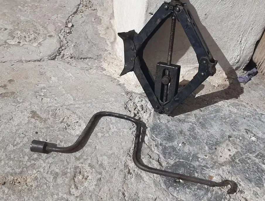 آچارچرخ پژویی و جک|قطعات یدکی و لوازم جانبی|مسجد سلیمان, |دیوار