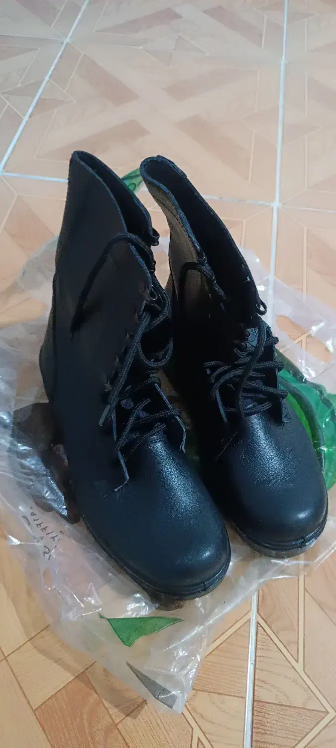 پوتین|کیف، کفش، کمربند|تویسرکان, |دیوار