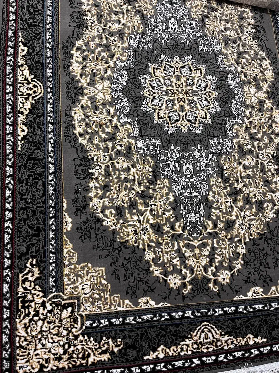 فرش نو اصلا باز نشده|فرش|باقرشهر, |دیوار