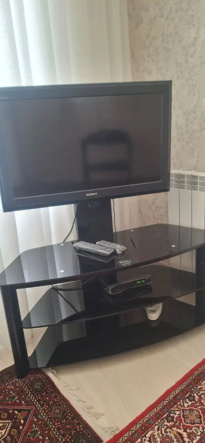 تلویزیون همراه با میز|تلویزیون و پروژکتور|زنجان, |دیوار