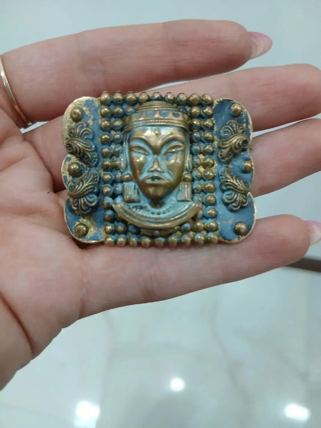 سنجاق سینه عتیقه|کلکسیون اشیاء عتیقه|نسیم‌شهر, |دیوار