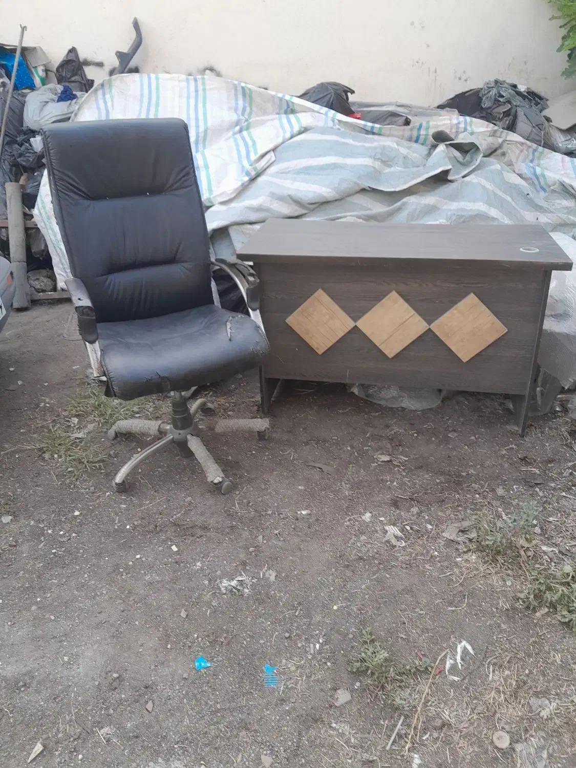 میز تحریر و صندلی چرخدار در حد نو|میز تحریر و کامپیوتر|رشت, سعدی (تختی)|دیوار