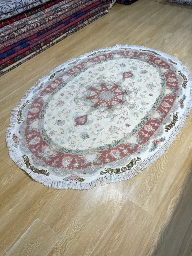 فرش بیضی ۵۰ رج تبریز گل ابریشم|فرش|تهران, سلسبیل شمالی|دیوار