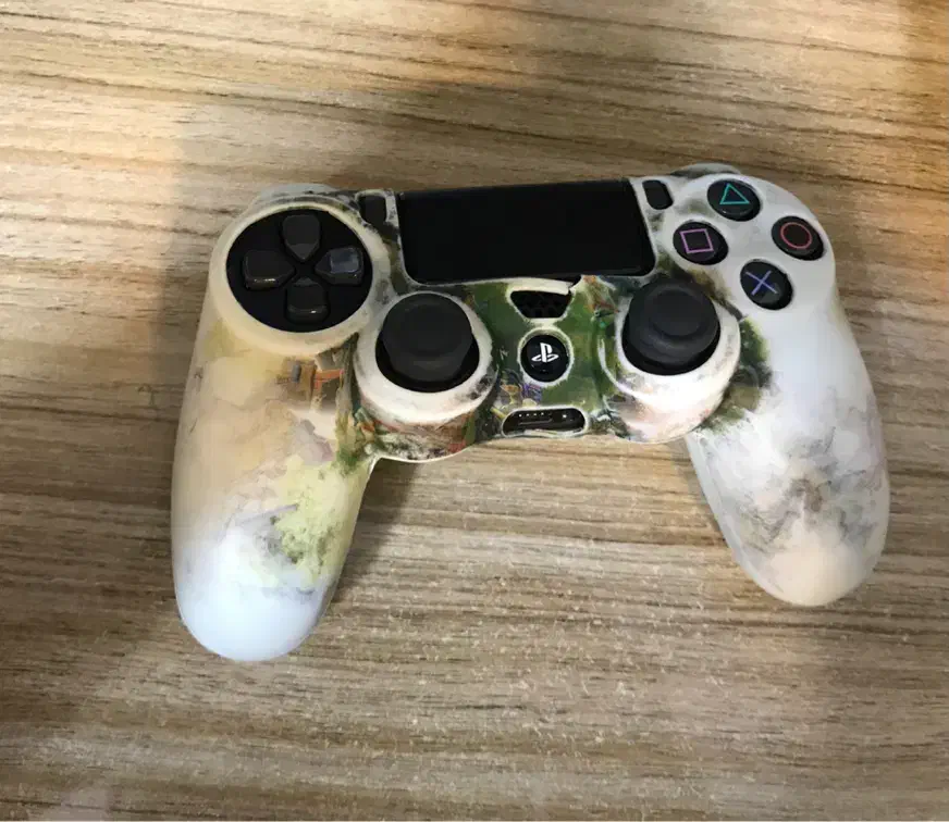 دسته اورجینال Ps4|کنسول، بازی ویدئویی و آنلاین|مشهد, کوه سنگی|دیوار