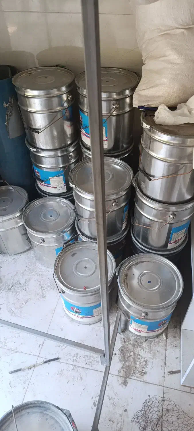 ۲۲ عدد رنگ ۲۰ کیلویی سرمه ای و زرد|عمده‌فروشی|فولادشهر, B7|دیوار