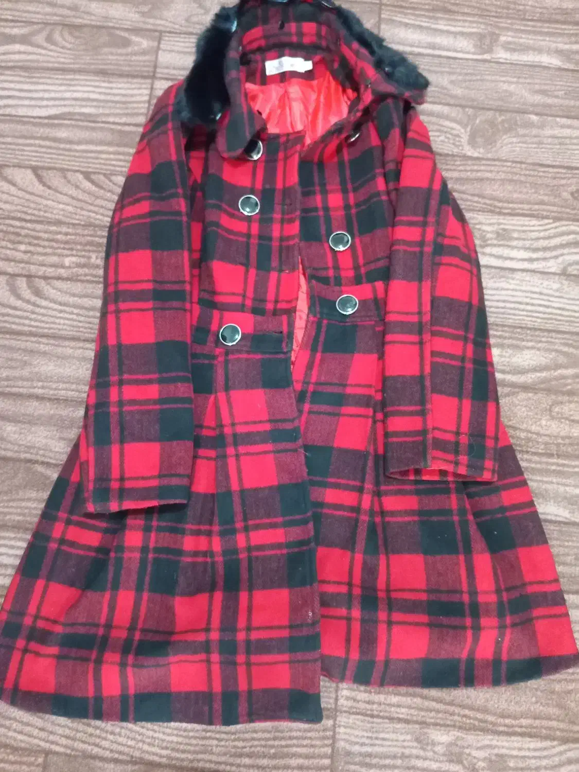 پالتو|لباس|ساوه, |دیوار