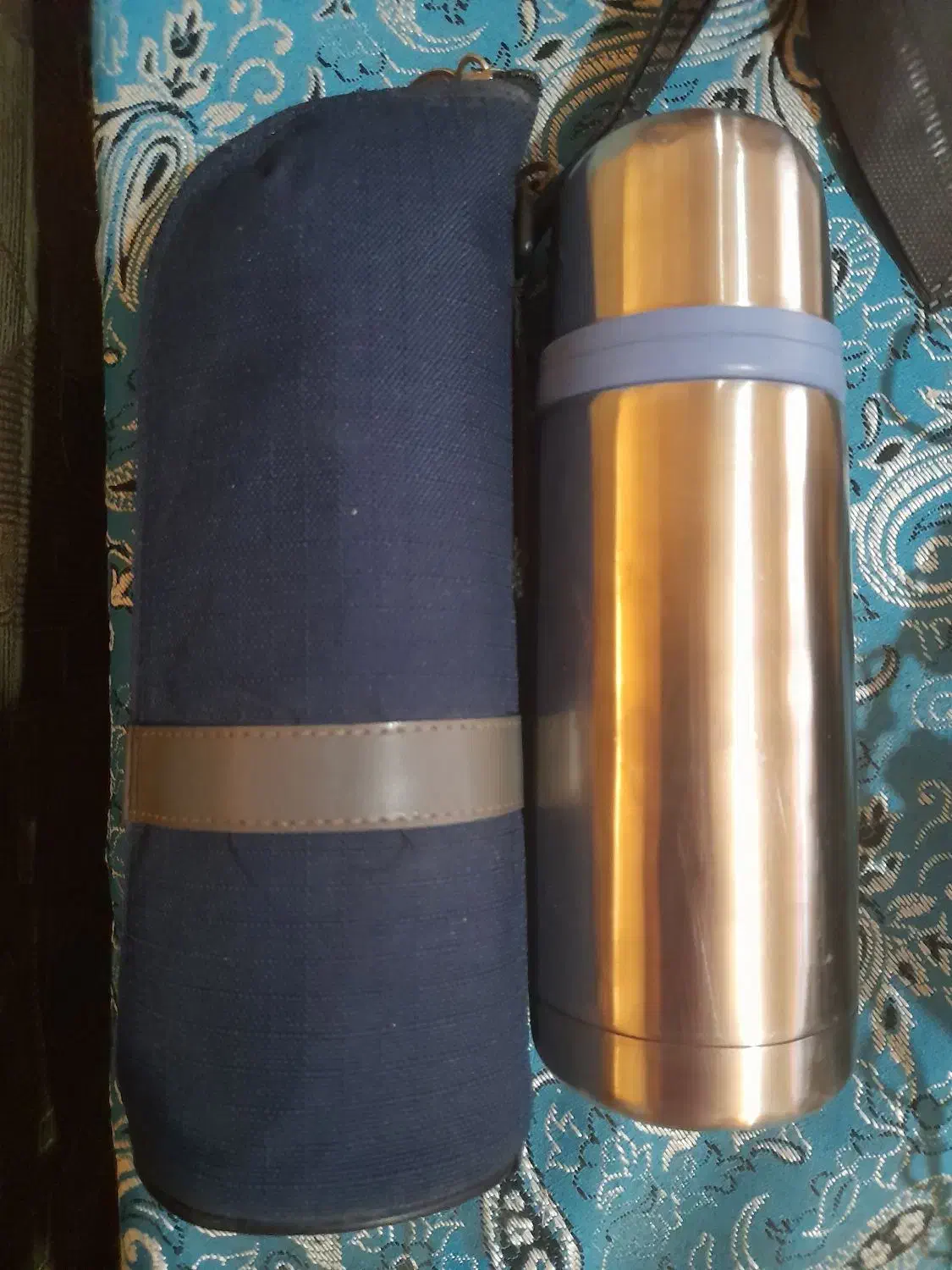 دو عدد فلاسک|ظروف نگهدارنده، پلاستیکی، یک‌بارمصرف|یزد, |دیوار