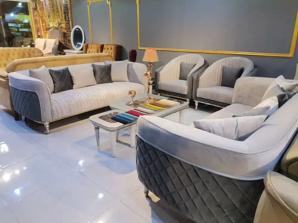 طرح‌های مدرن ومینیمالیستی گرفته تا طرح‌های کلاسیک|مبلمان خانگی و میز عسلی|لشت نشا, |دیوار