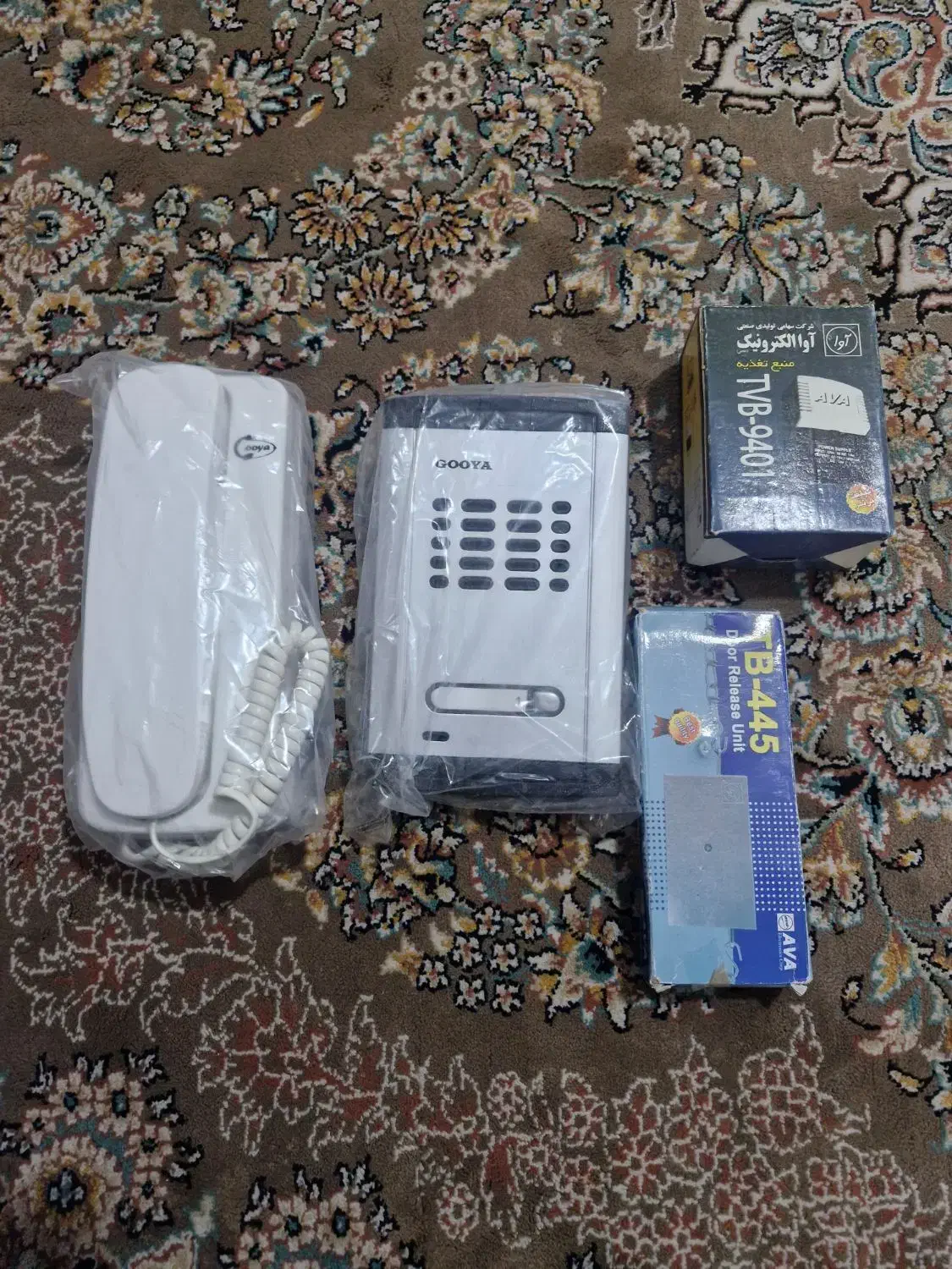 یک دستگاه آیفون کامل|صوتی و تصویری|مشهد, شهرک شهید باهنر|دیوار