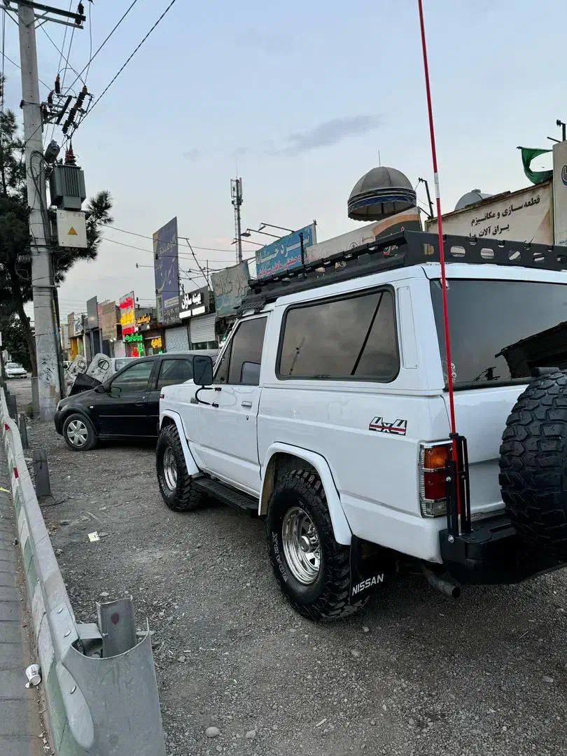 پاترول سفید ۷۲ دو در|خودرو سواری و وانت|ایلام, |دیوار