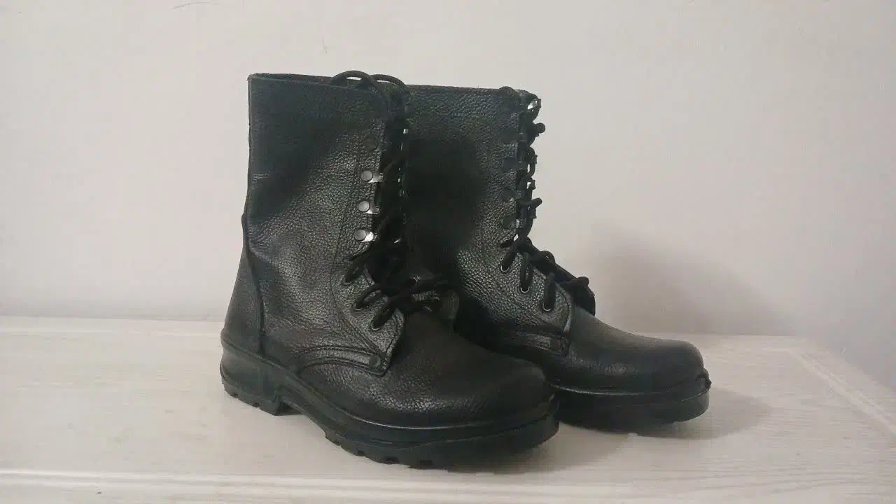 پوتین|کیف، کفش، کمربند|اصفهان, بهارستان|دیوار