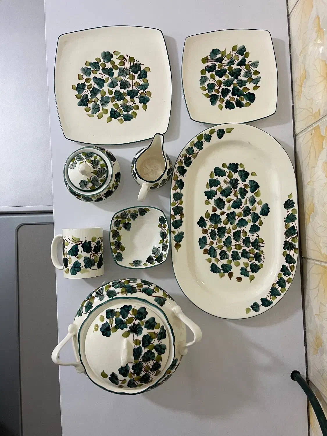 ظرف|ظروف سرو و پذیرایی|قروه, |دیوار