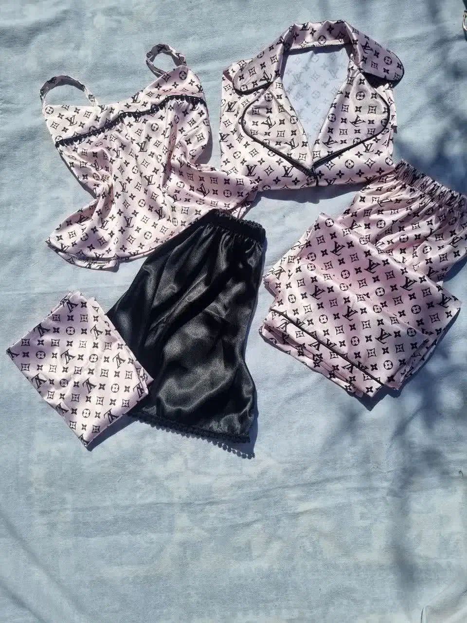 لباس ساتن لباس راحتی لباس خواب روبالشی|لباس|قائن, |دیوار