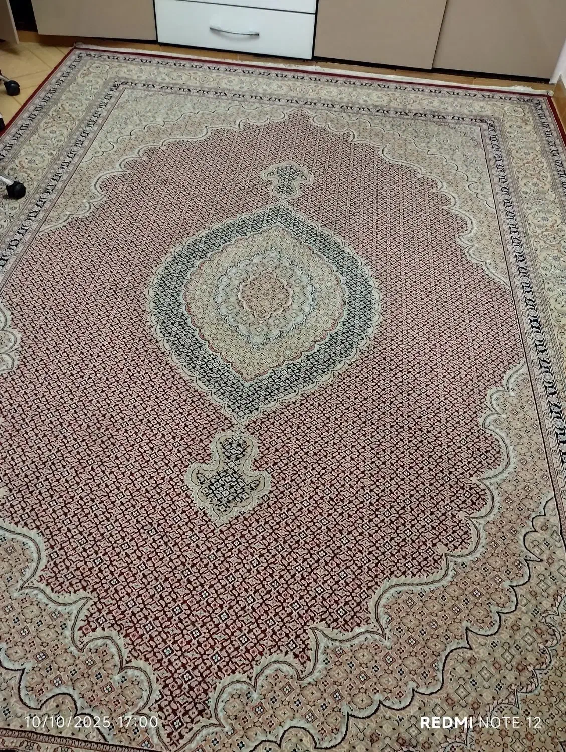 فرش ماشینی طرح ریزه ماهی 700شانه زرشکی|فرش|تهران, اتابک|دیوار