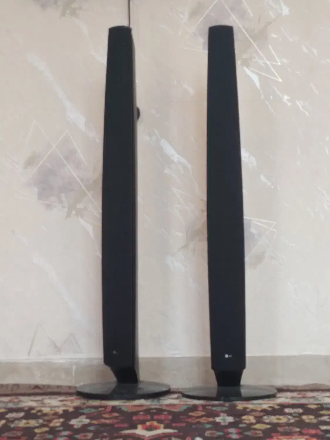 دوعدد اسپیکر و میز ال ای دی|سیستم صوتی خانگی|اشتهارد, |دیوار