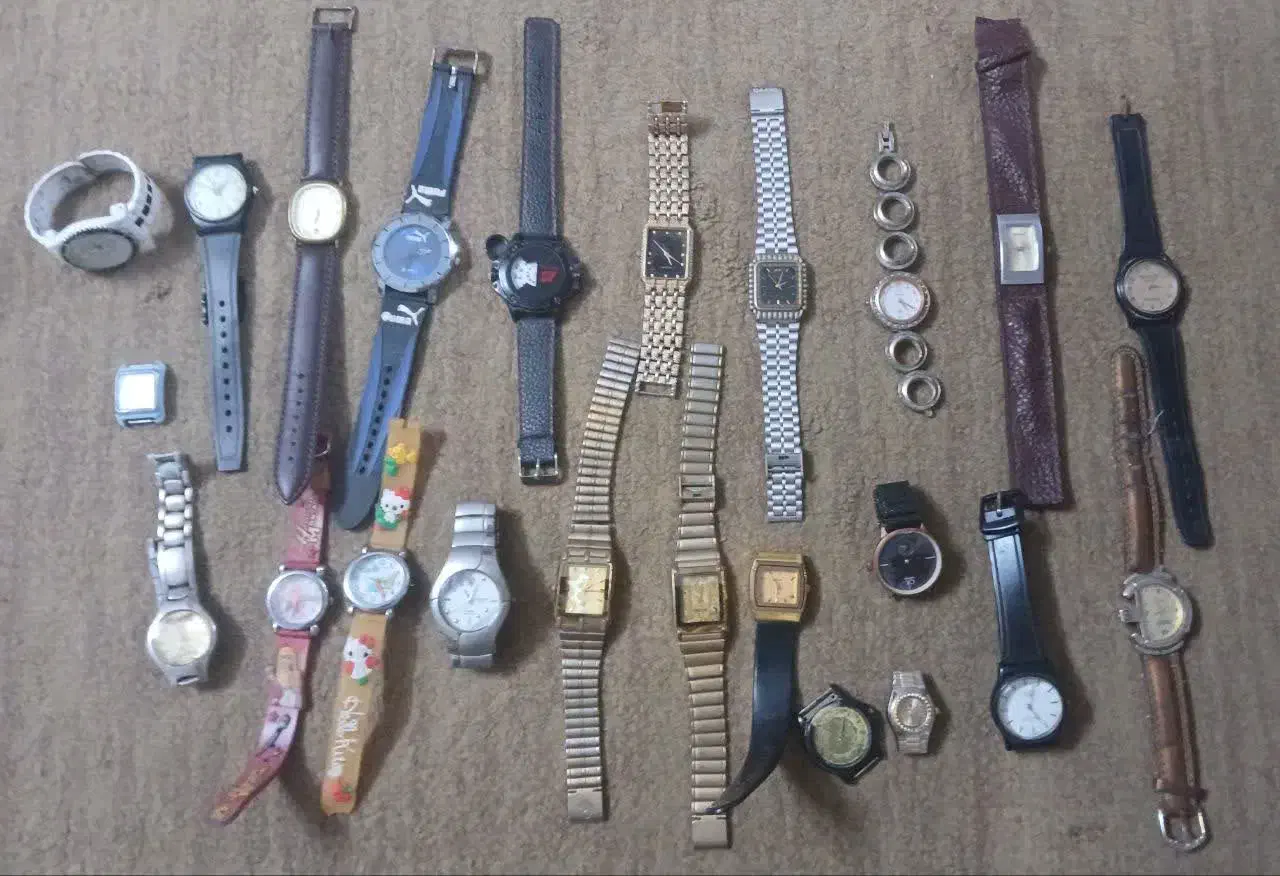 تعدادی ساعت|ساعت|شیراز, ریشمک|دیوار