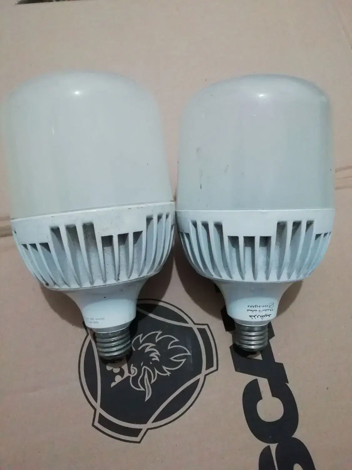 لامپ ال ای دی زرد 2 عدد|لامپ و چراغ|محمدشهر, محمدشهر|دیوار