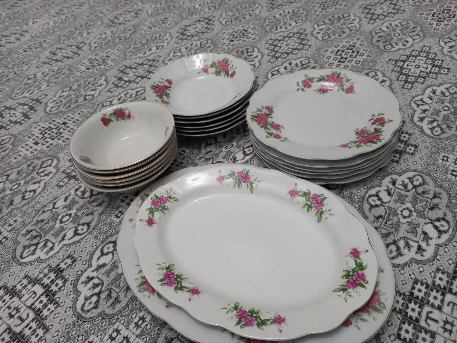 سرویس چینی ۶ نفره|ظروف سرو و پذیرایی|فردیس, شهرک ۱۱۰|دیوار