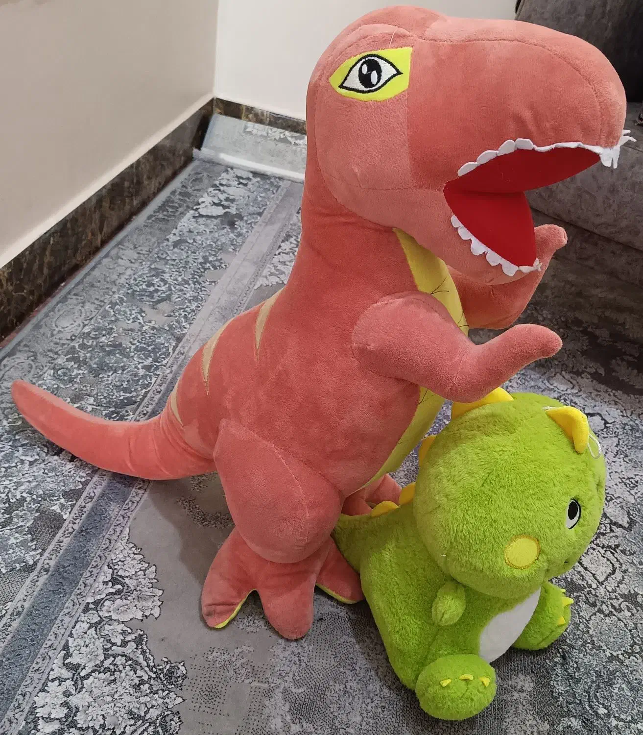 عروسک|اسباب‌بازی بچه|تبریز, |دیوار