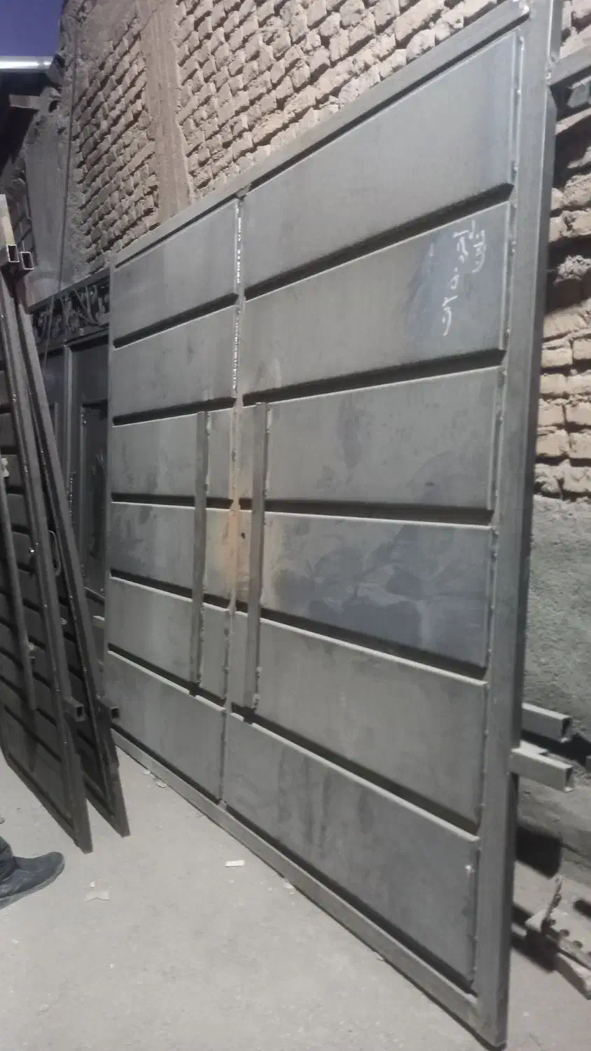 درب سنگین آهن آهنی حیاط حیاطی خانه|مصالح و تجهیزات ساختمان|تربت جام, جامرود|دیوار