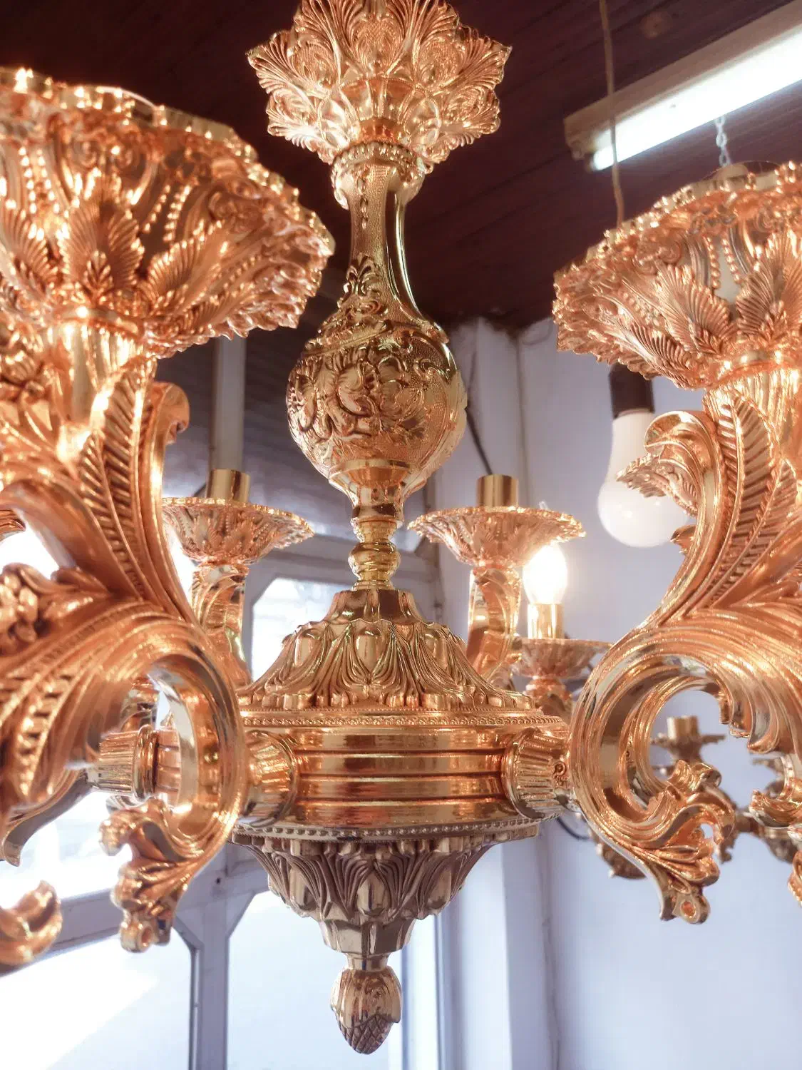 لوستر آرامیس طلایی|لوستر و چراغ آویز|رشت, حافظ آباد|دیوار