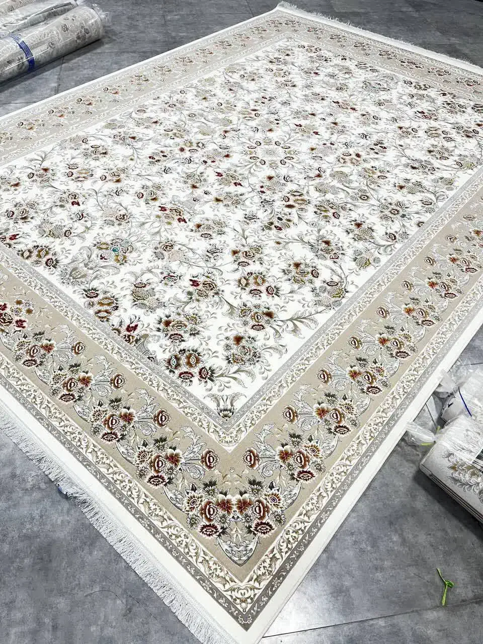 فرش گل فرنگ»|فرش|سیرجان, |دیوار