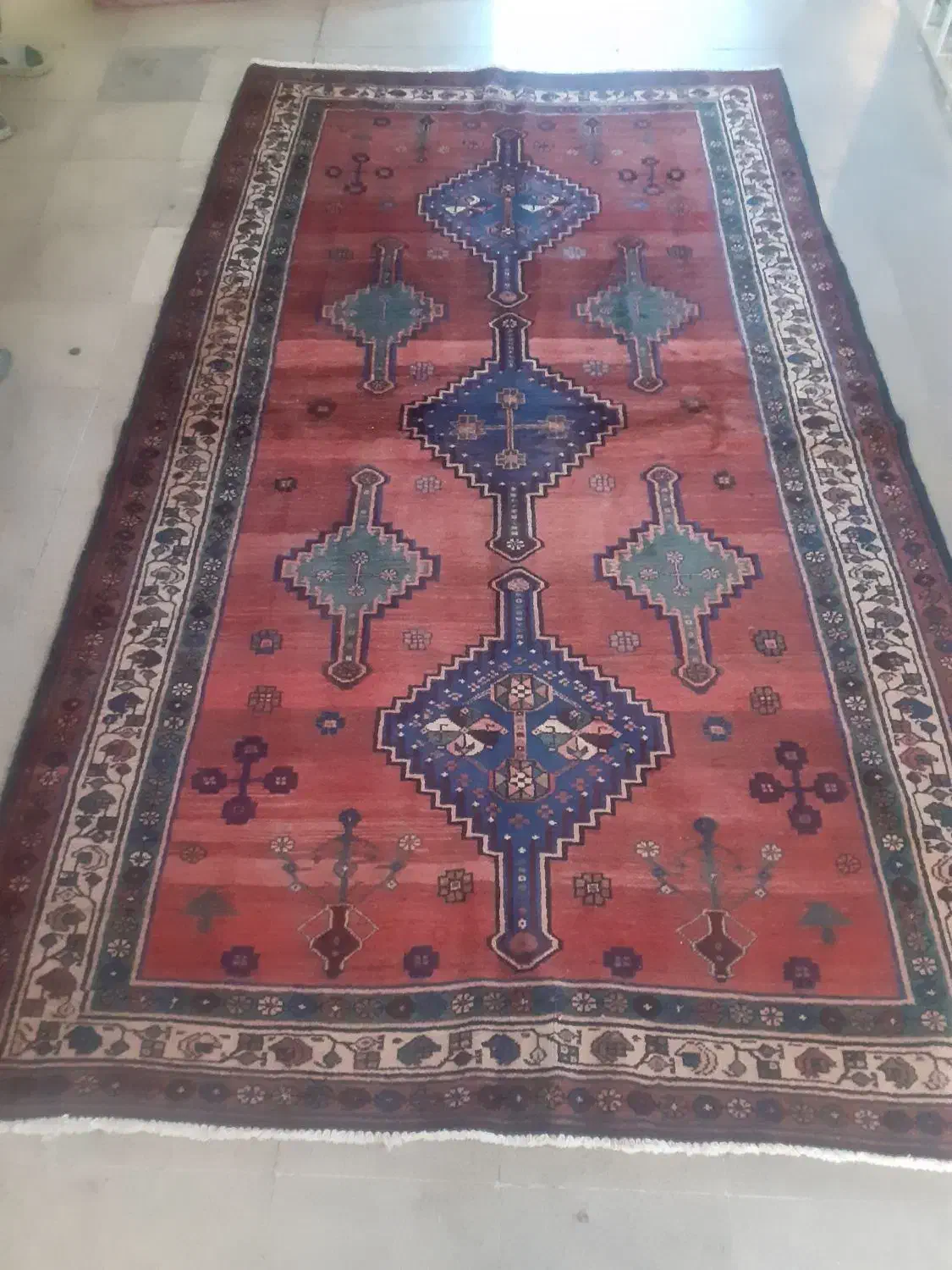 یک جفت کناره گوشتدار .و یک جفت قالیچه کهنه|فرش|تهران, سنگلج (شاپور)|دیوار