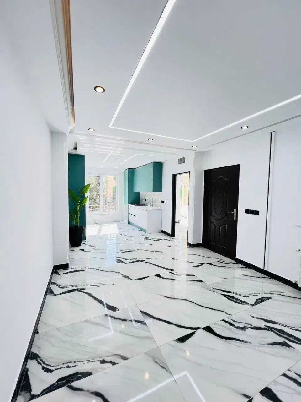 70متر/رو به نما/نورگیر/حیاط اختصاصی/پارکینگ سندی|فروش آپارتمان|تهران, مهرآباد جنوبی|دیوار