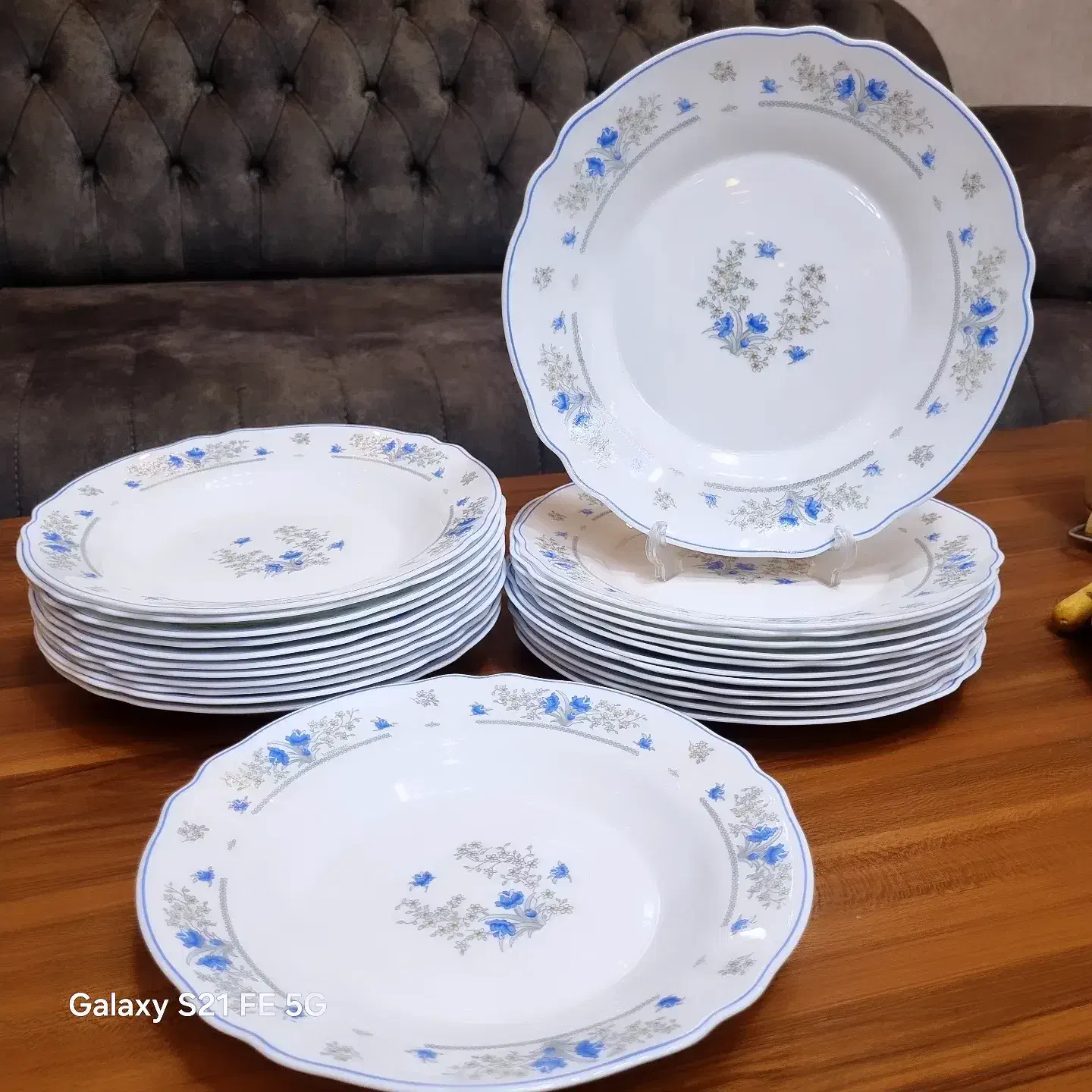 تعداد زیادی ظرف بفروش میرسد|ظروف سرو و پذیرایی|شیراز, شهرک مدرس|دیوار