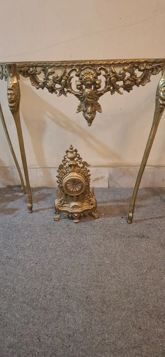 میزوساعت عتیقه|کلکسیون اشیاء عتیقه|زاهدان, |دیوار