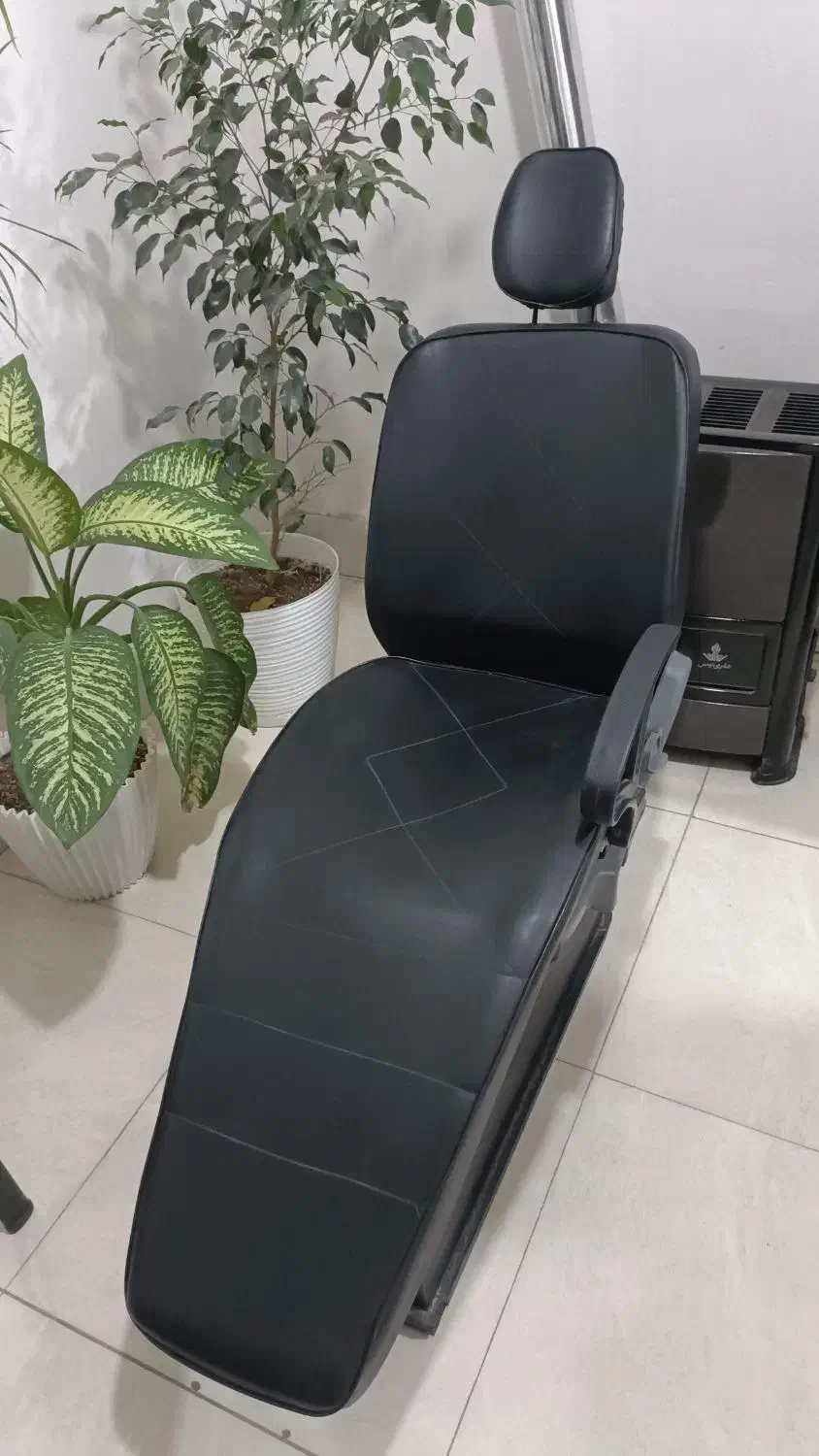 صندلی‌ اصلاح|آرایشگاه و سالن‌های زیبایی|آبیک, |دیوار