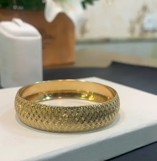 گم شده|اشیا|باغستان, |دیوار