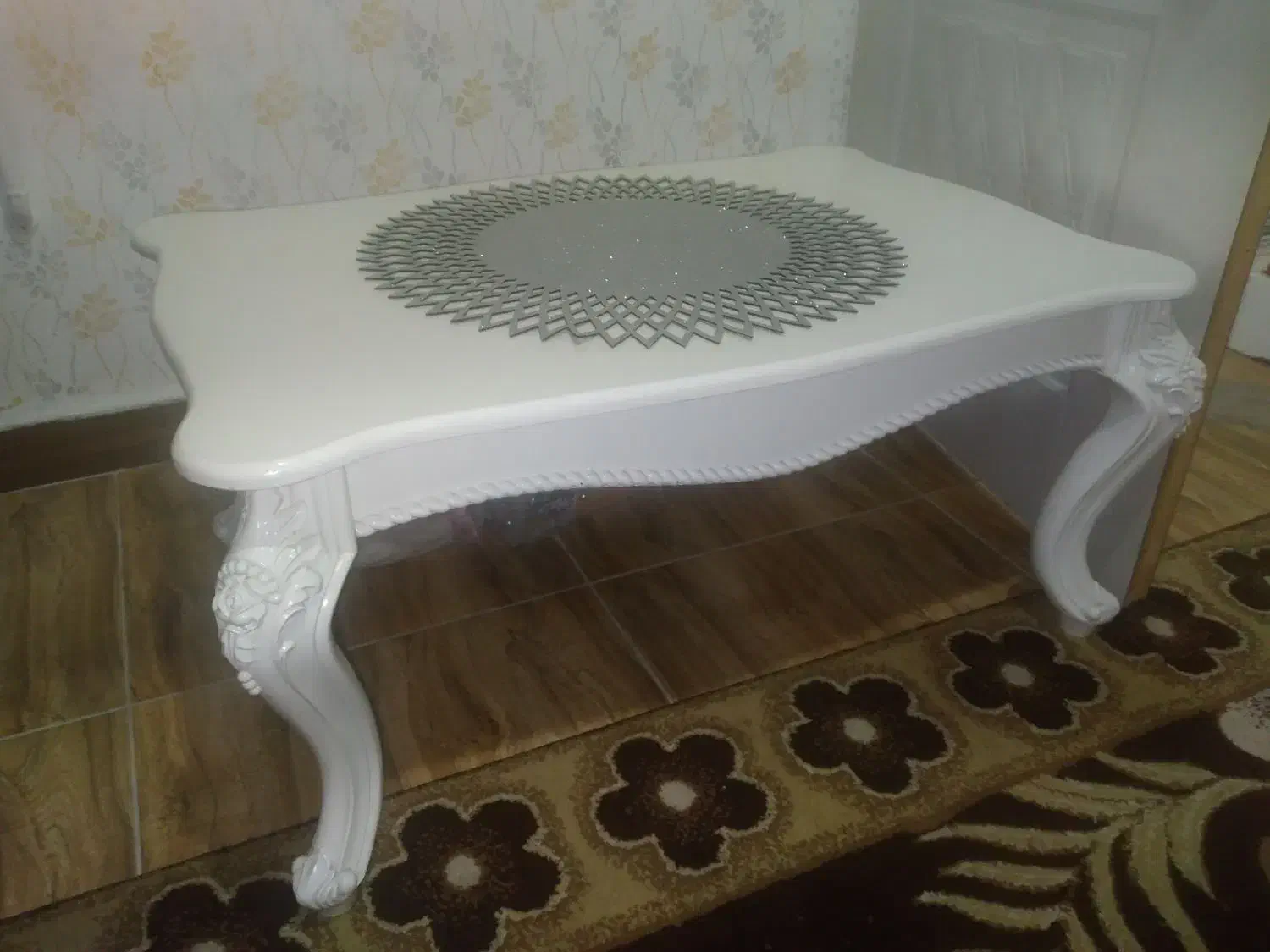 میز جلو مبلی بزرگ|مبلمان خانگی و میز عسلی|رشت, تازه آباد|دیوار