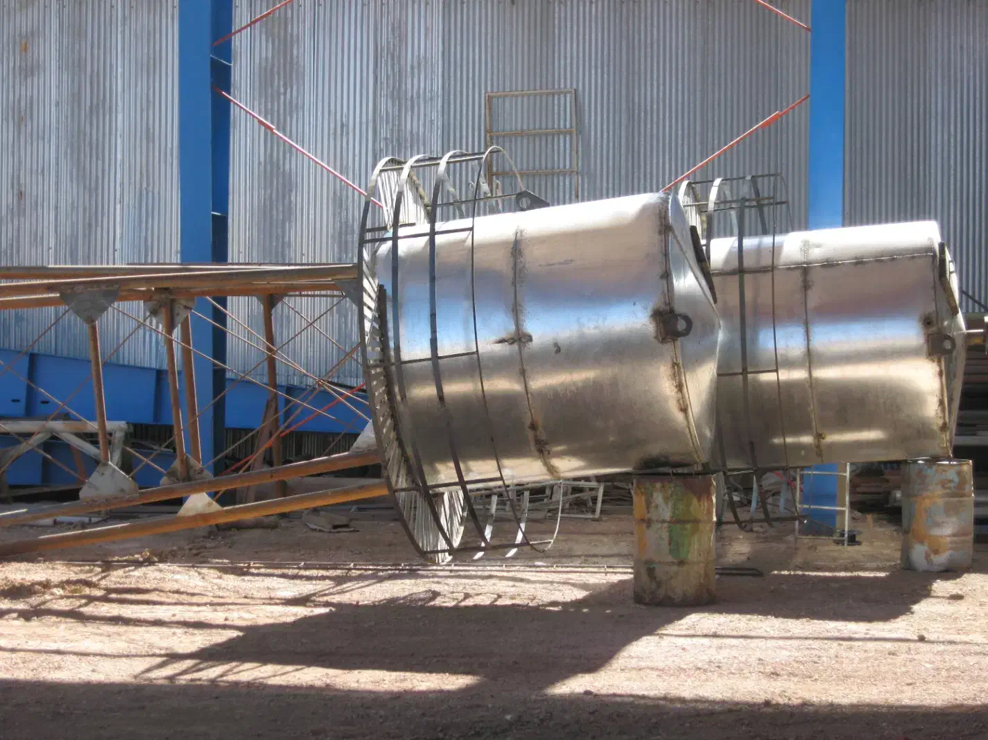 انواع پایه و انواع مخزن آب و سوخت و گالوانیزه و...|مصالح و تجهیزات ساختمان|شیراز, نجم آباد|دیوار