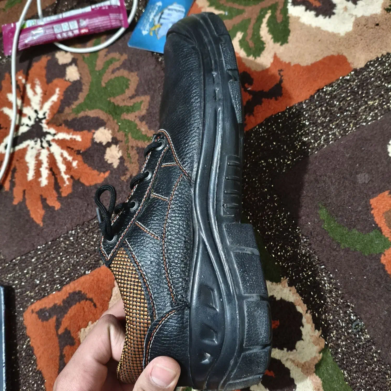 کفش کار|کیف، کفش، کمربند|شاهین‌شهر, عطار|دیوار