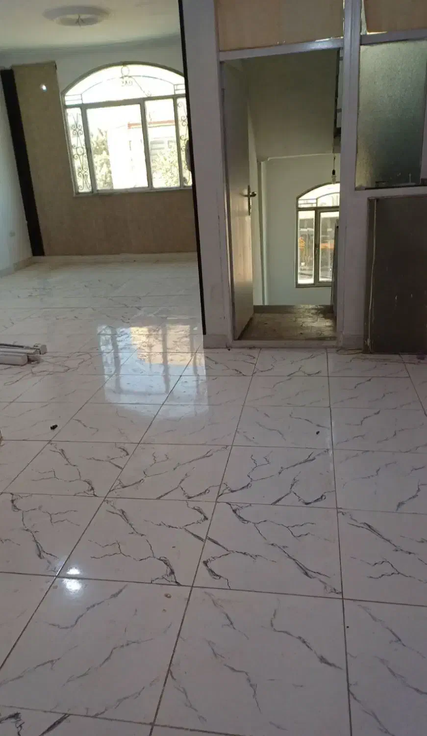 اجاره|اجارهٔ دفتر کار، اتاق اداری، مطب|اقبالیه, |دیوار