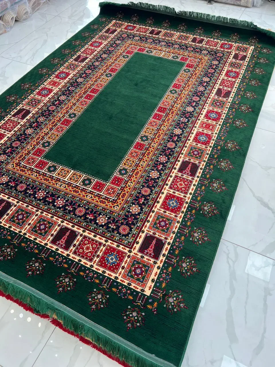 انتخاب جذاب برای خاص پسندان|فرش|رشت, حومه رشت|دیوار