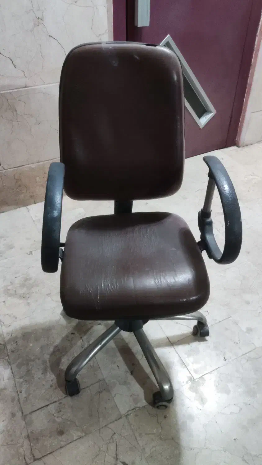 صندلی کامپیوتر|صندلی و نیمکت|اندیشه, اندیشه فاز ۴|دیوار