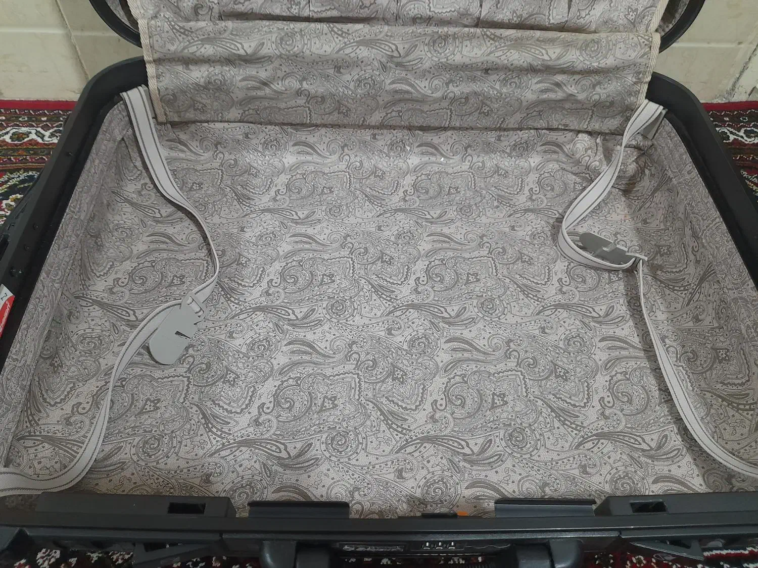 چمدان خارجی سالم و تمیز وارداتی|کیف، کفش، کمربند|فردیس, شهرک شهید حسینی|دیوار