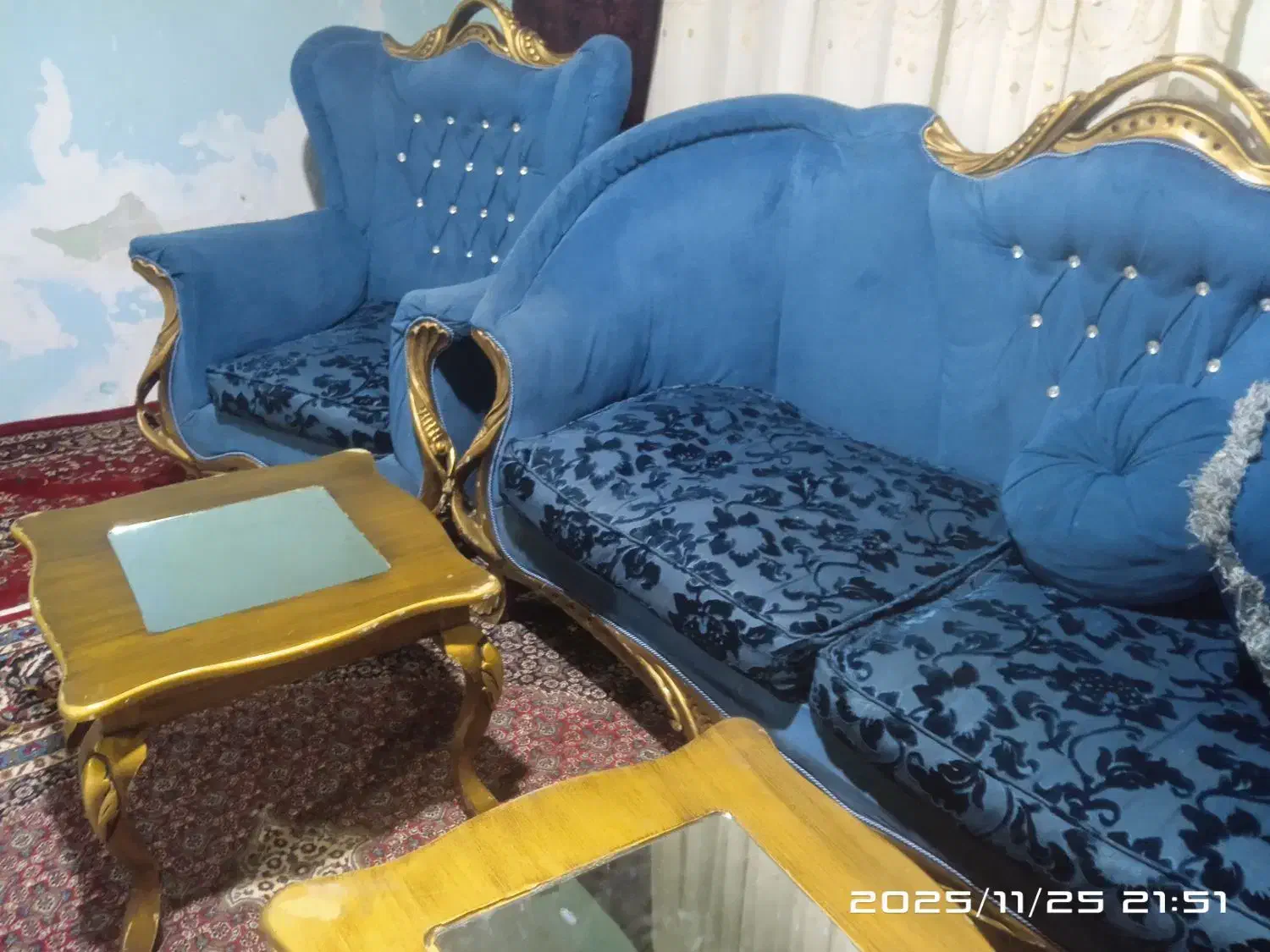 مبل سلطنتی 7نفره آنتیک واستثنایی .بادومیزعسلی.|مبلمان خانگی و میز عسلی|تربت جام, شهید غلام زاده|دیوار