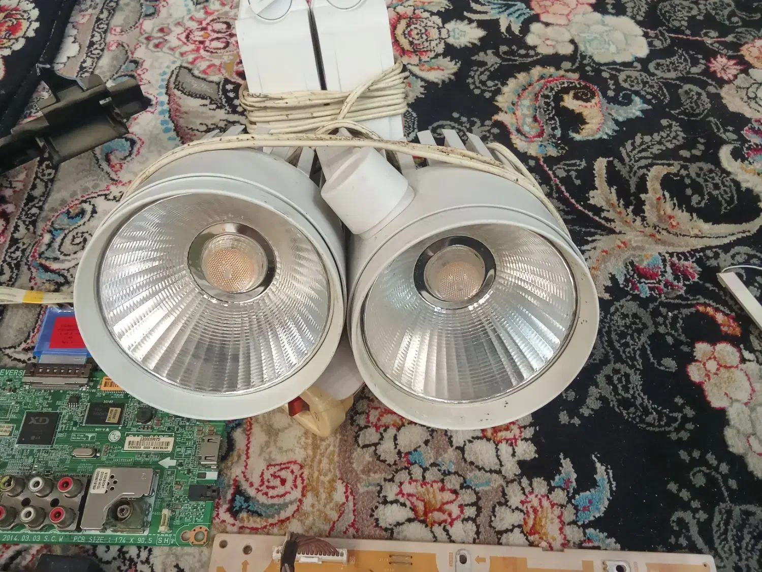 بردتلویزیون|تلویزیون و پروژکتور|آبادان, |دیوار