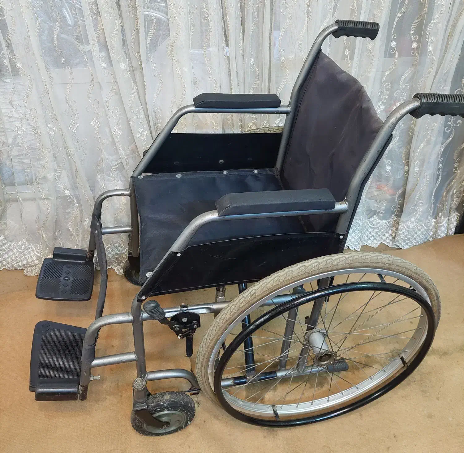 ویلچر سالم و تمیز|آرایشی، بهداشتی، درمانی|تهران, آذری|دیوار