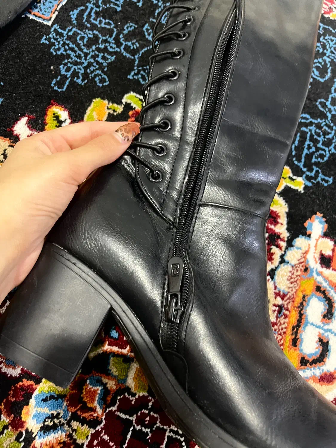 پوتین بلند|کیف، کفش، کمربند|گرگان, |دیوار