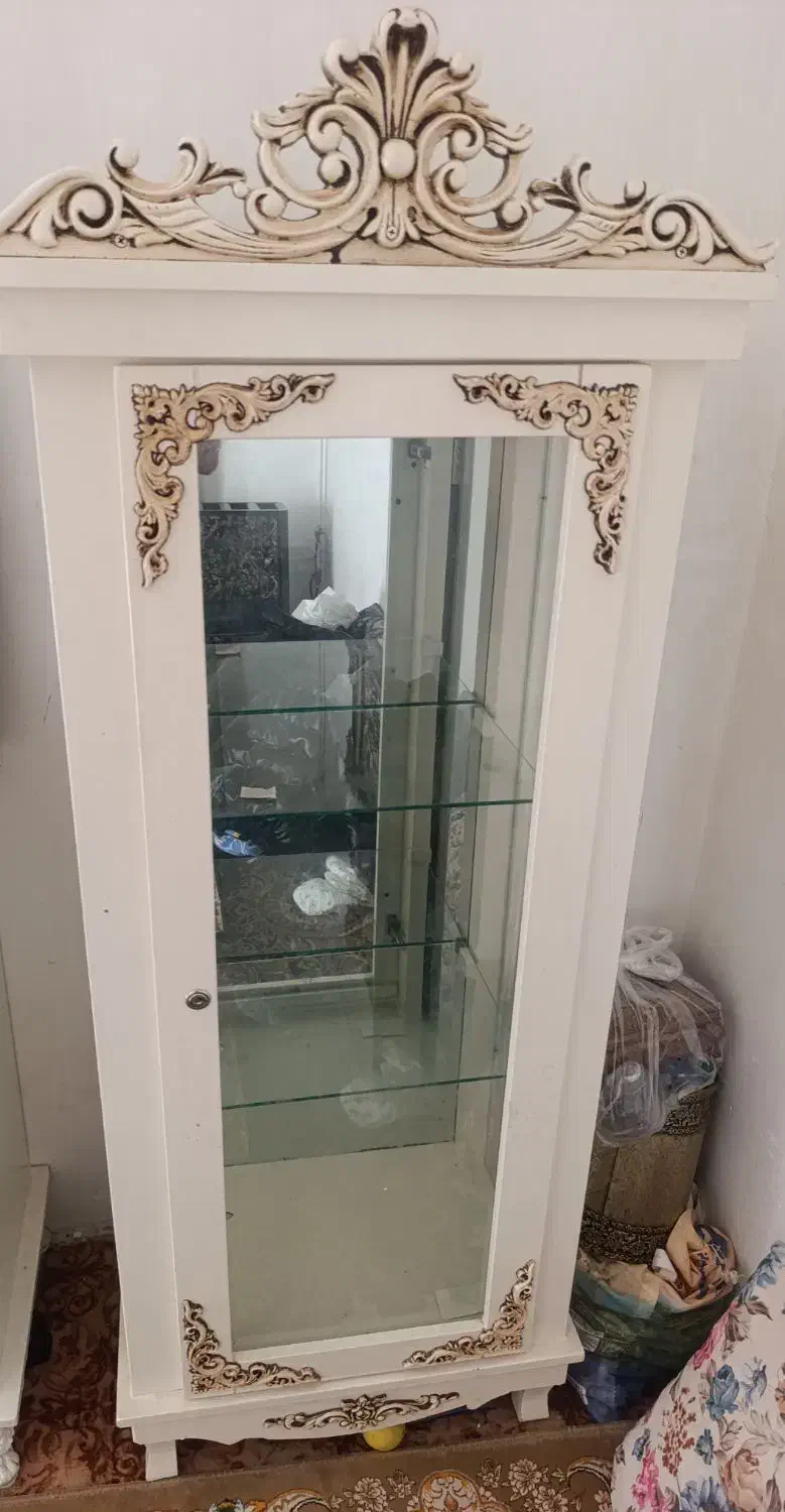 ویترین تمیز در حد نو بدون زدگی|بوفه، ویترین، کنسول|الیگودرز, |دیوار