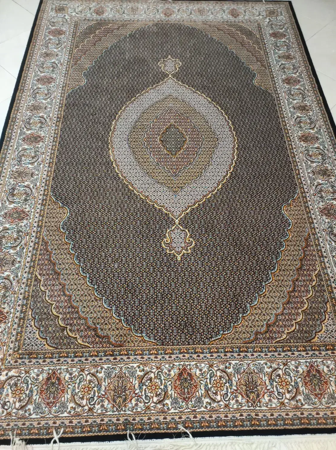 فروش فرش ماهی نو نو|فرش|جلفا, |دیوار