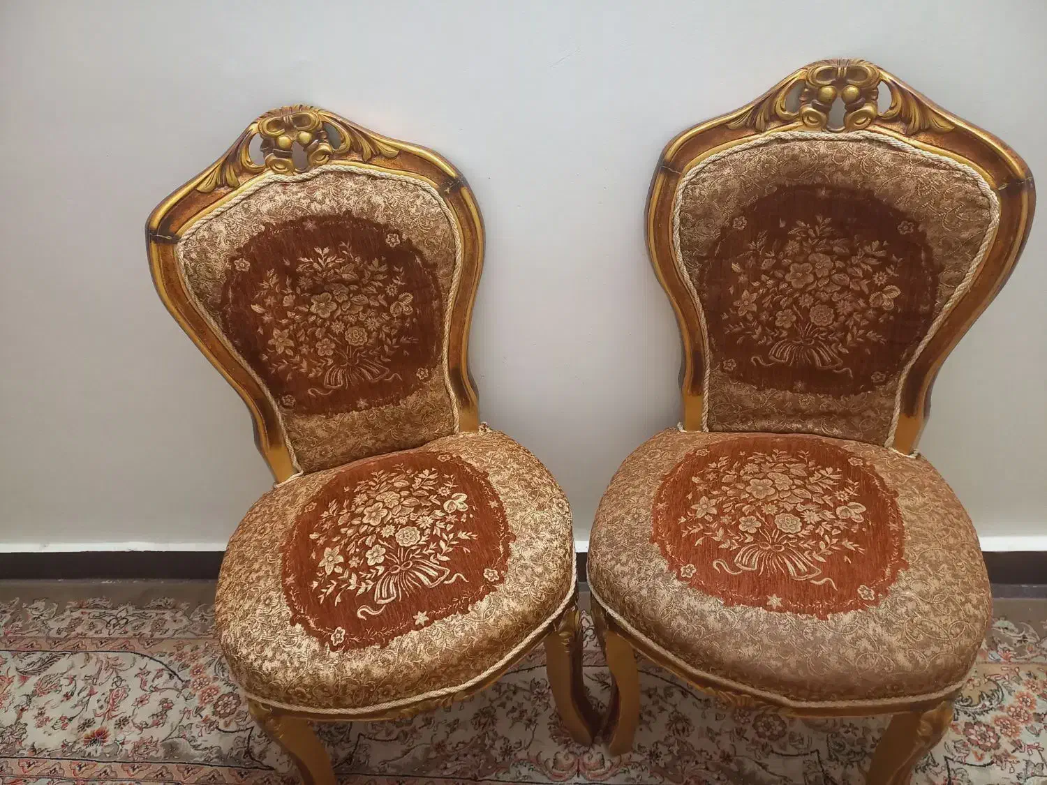 دو عدد صندلی سلطنتی|مبلمان خانگی و میز عسلی|اهواز, نادری|دیوار