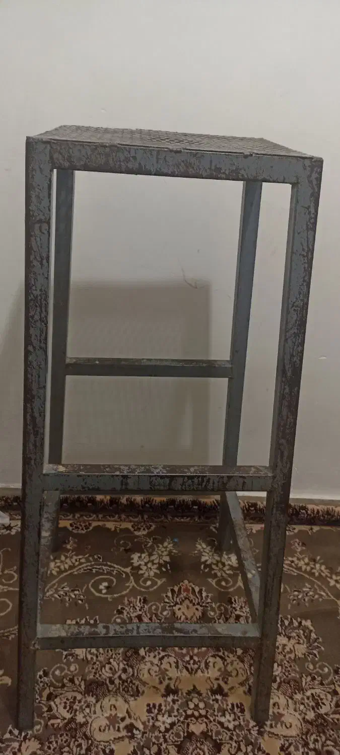 چهار پایه آهنی|صندلی و نیمکت|پاکدشت, پاکدشت (مامازند)|دیوار