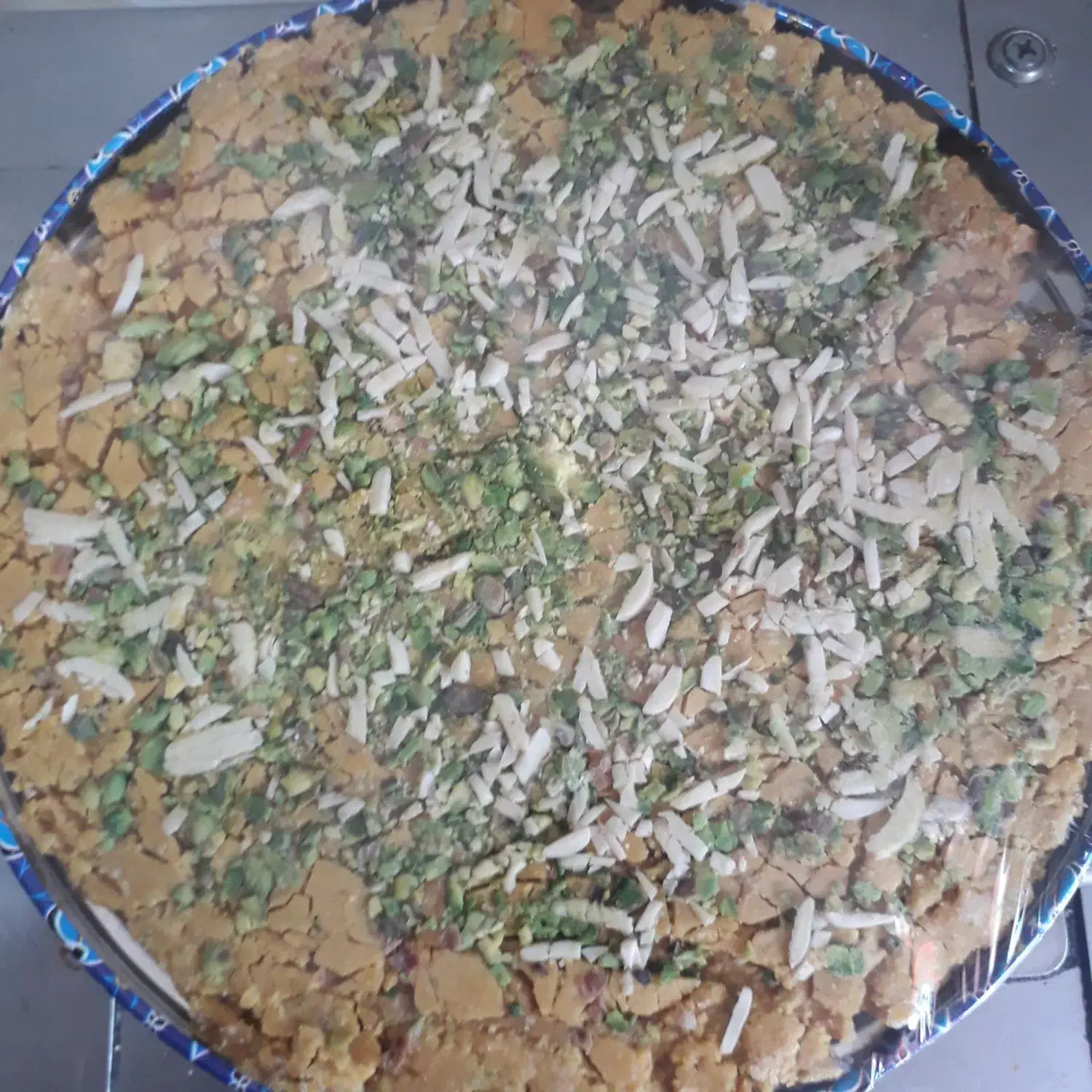 نیروی کار جهت کار در سوهانپزی قصر|استخدام خدمات فروشگاه و رستوران|قم, کیوانفر|دیوار